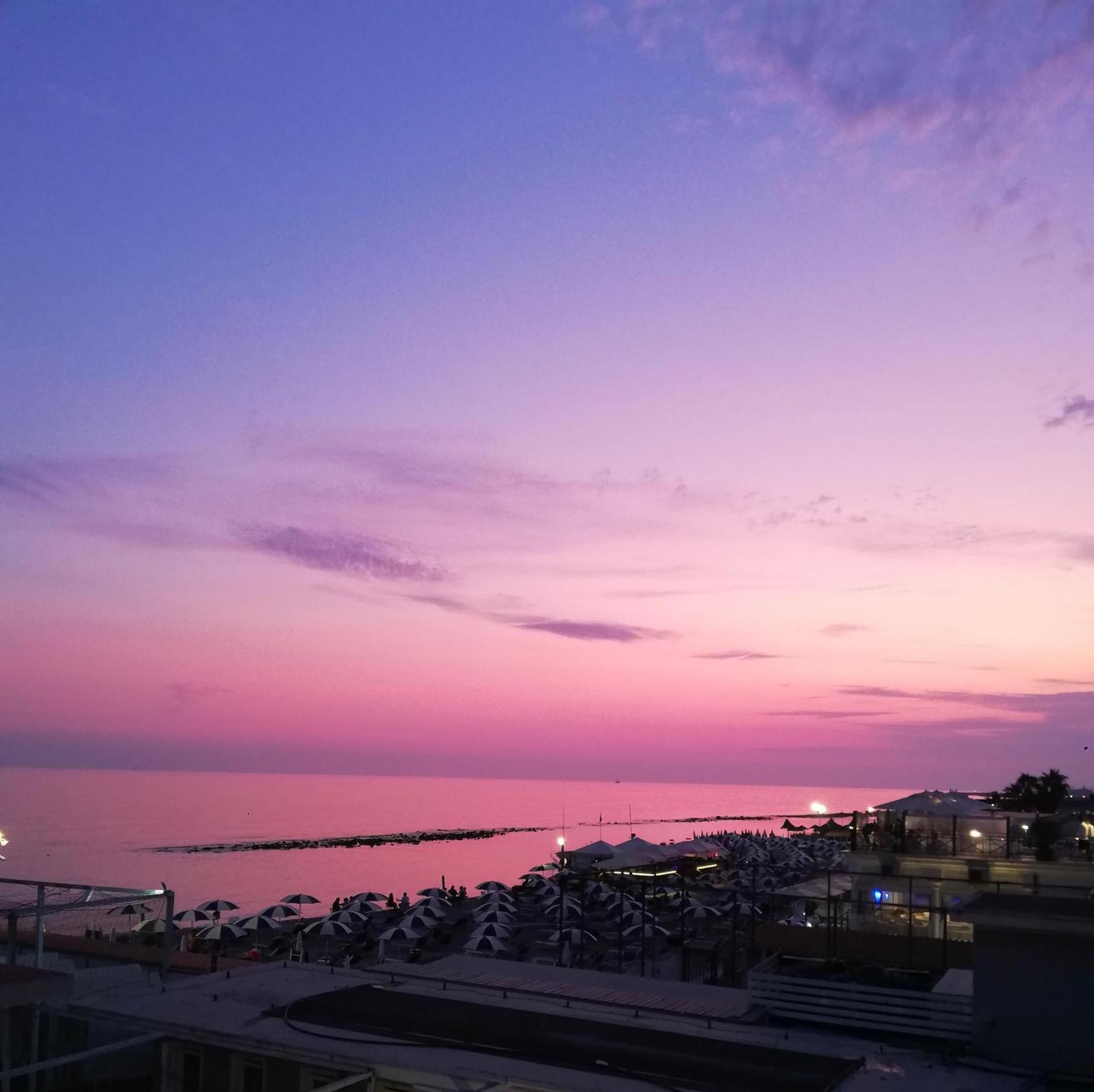 Lotus - Appartamento Sul Mare A Ostia Con Giardino Relax מראה חיצוני תמונה